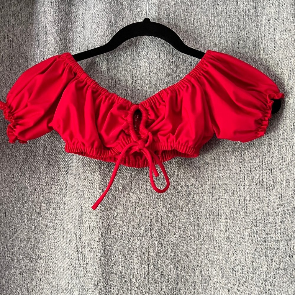 VDM The Label Red Off-Shoulder Crop Top
